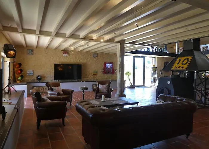 Exceptionnel Loft Style Industriel Equipe 15 Personnes Avec Piscine Et Jacuzzi *