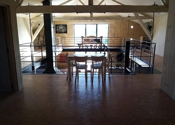 Exceptionnel Loft Style Industriel Equipe 15 Personnes Avec Piscine Et Jacuzzi Villebramar