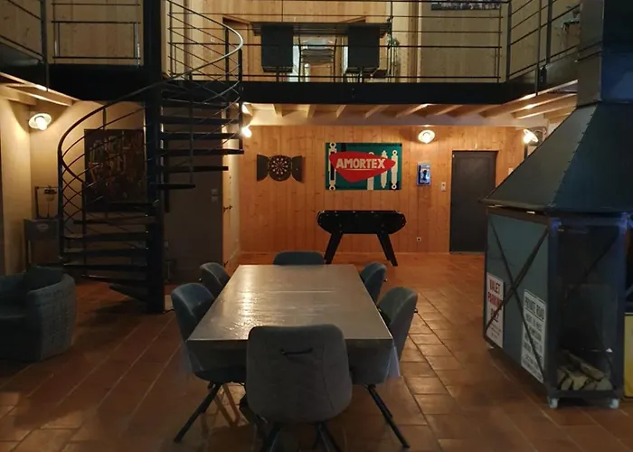 Exceptionnel Loft Style Industriel Equipe 15 Personnes Avec Piscine Et Jacuzzi 別荘 Villebramar