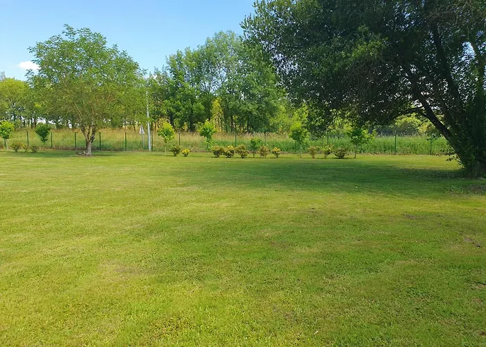 Exceptionnel Loft Style Industriel Equipe 15 Personnes Avec Piscine Et Jacuzzi Villebramar